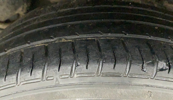 2015 Toyota Corolla Altis VL CVT PETROL, Petrol, Automatic, 61,144 km, Left Rear Tyre Tread