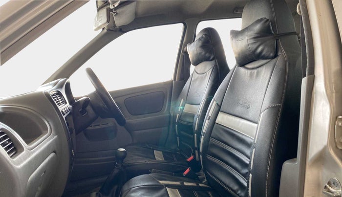2014 Maruti Alto K10 VXI, Petrol, Manual, 66,731 km, Right Side Front Door Cabin