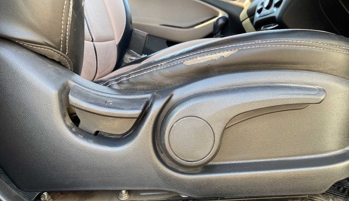 2019 Hyundai Elite i20 SPORTZ PLUS 1.2, Petrol, Manual, 26,887 km, Driver Side Adjustment Panel