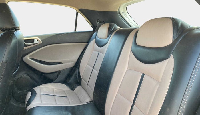 2019 Hyundai Elite i20 SPORTZ PLUS 1.2, Petrol, Manual, 26,887 km, Right Side Rear Door Cabin
