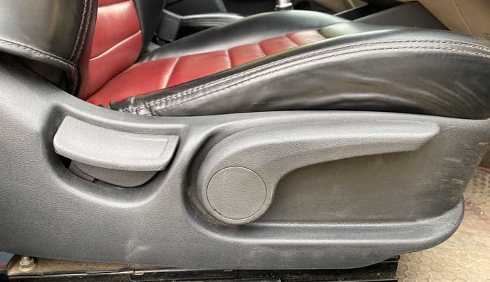 2019 Hyundai Verna 1.6 VTVT SX, Petrol, Manual, 69,173 km, Driver Side Adjustment Panel