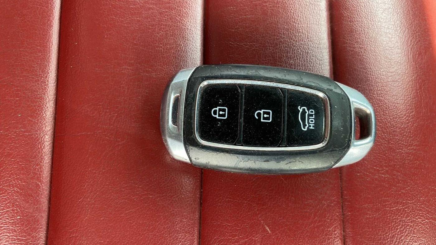 2019 Hyundai Verna 1.6 VTVT SX, Petrol, Manual, 69,173 km, Key Close Up