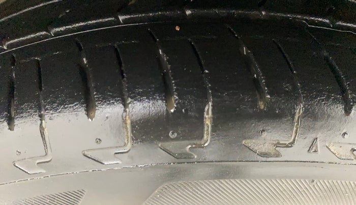 2020 Maruti IGNIS ALPHA 1.2 AMT, Petrol, Automatic, 30,363 km, Left Front Tyre Tread