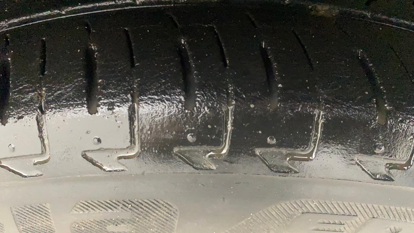 2020 Maruti IGNIS ALPHA 1.2 AMT, Petrol, Automatic, 30,440 km, Right Front Tyre Tread