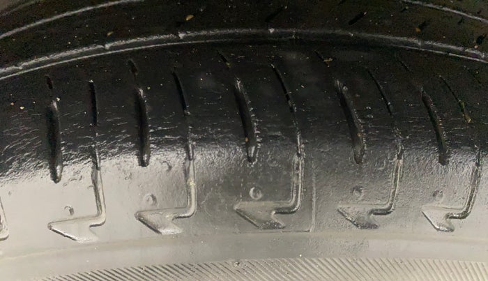 2020 Maruti IGNIS ALPHA 1.2 AMT, Petrol, Automatic, 30,363 km, Right Rear Tyre Tread