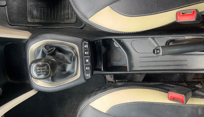 2019 Hyundai NEW SANTRO SPORTZ AMT, Petrol, Automatic, 76,146 km, Gear Lever