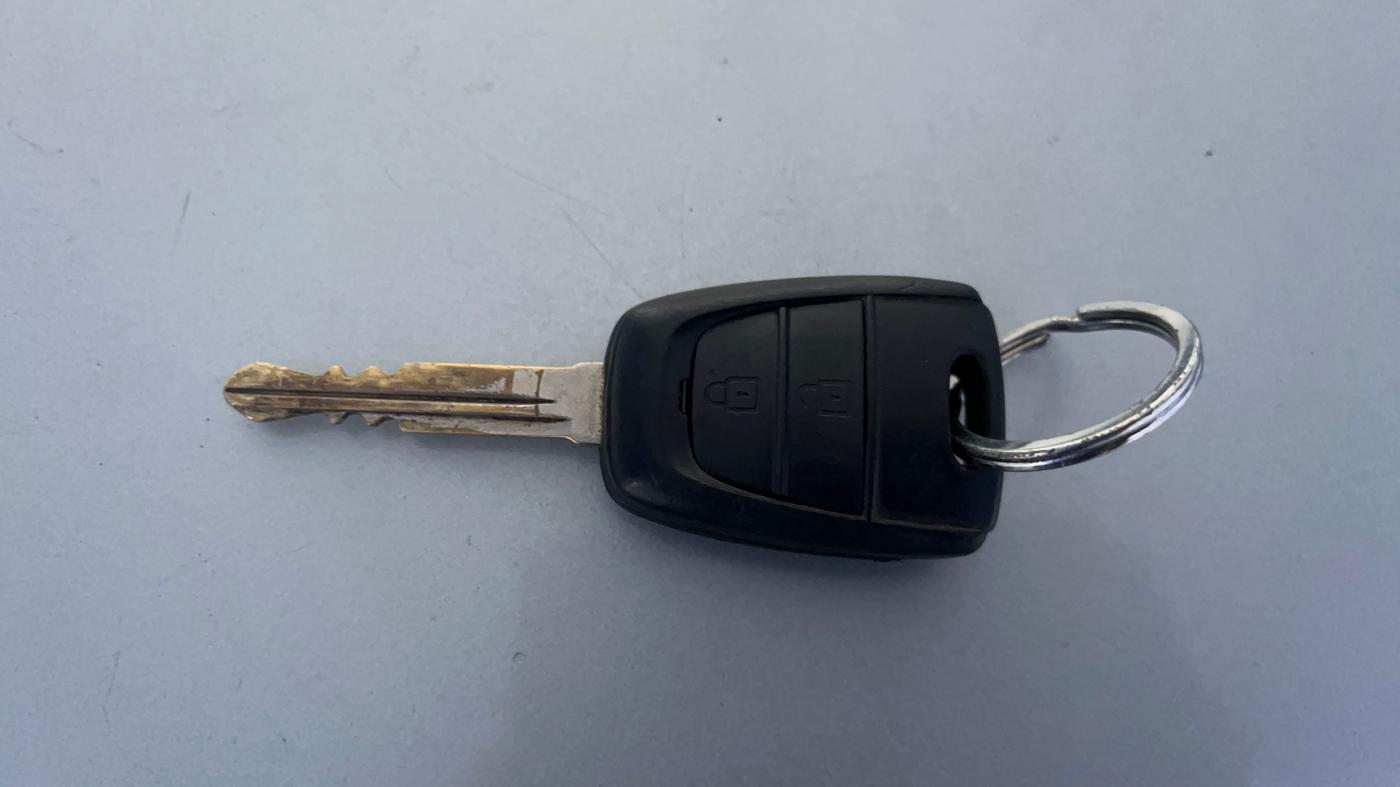 2018 Hyundai NEW SANTRO SPORTZ MT, Petrol, Manual, 76,162 km, Key Close Up
