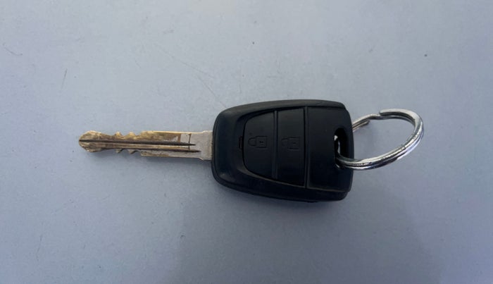 2019 Hyundai NEW SANTRO SPORTZ AMT, Petrol, Automatic, 76,146 km, Key Close Up