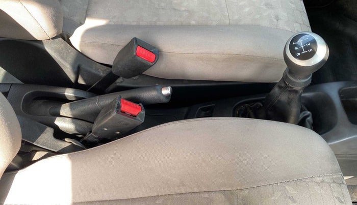 2013 Maruti Wagon R 1.0 VXI, Petrol, Manual, 69,977 km, Gear Lever