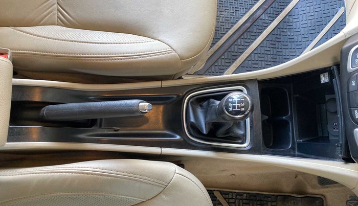 2021 Maruti Ciaz ALPHA 1.5 SHVS PETROL, Petrol, Manual, 45,342 km, Gear Lever