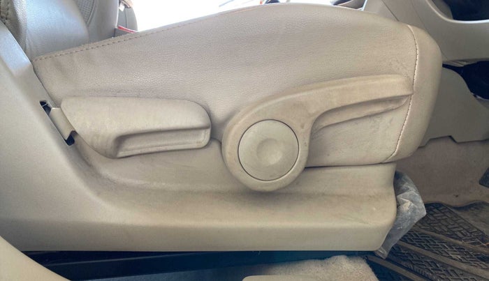 2021 Maruti Ciaz ALPHA 1.5 SHVS PETROL, Petrol, Manual, 45,342 km, Driver Side Adjustment Panel
