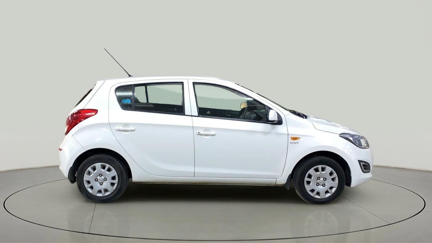 2013 Hyundai i20 MAGNA 1.2, Petrol, Manual, 32,553 km, Right Side View