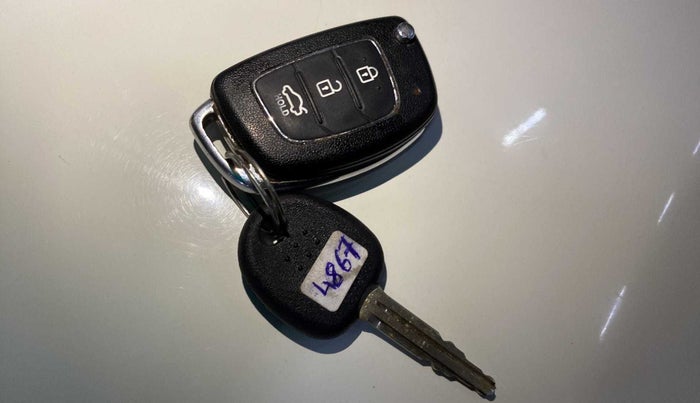 2013 Hyundai i20 MAGNA 1.2, Petrol, Manual, 32,553 km, Key Close Up