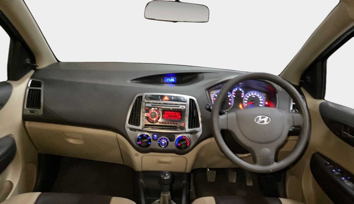 2013 Hyundai i20 MAGNA 1.2, Petrol, Manual, 32,553 km, Dashboard