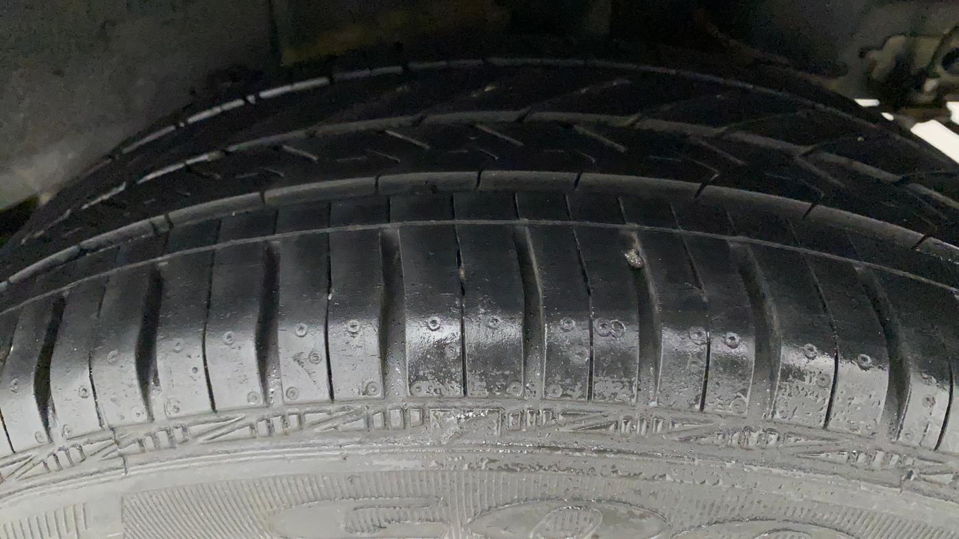 2019 Hyundai Grand i10 SPORTZ 1.2 KAPPA VTVT, Petrol, Manual, 23,424 km, Left Rear Tyre Tread