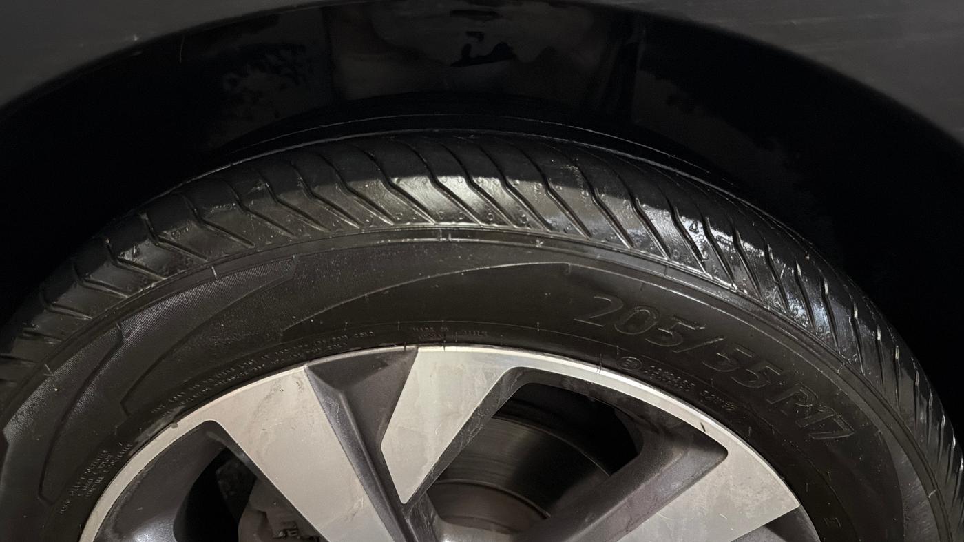 2021 Volkswagen TAIGUN TOPLINE 1.0 TSI AT, Petrol, Automatic, 87,210 km, Left Front Tyre Tread