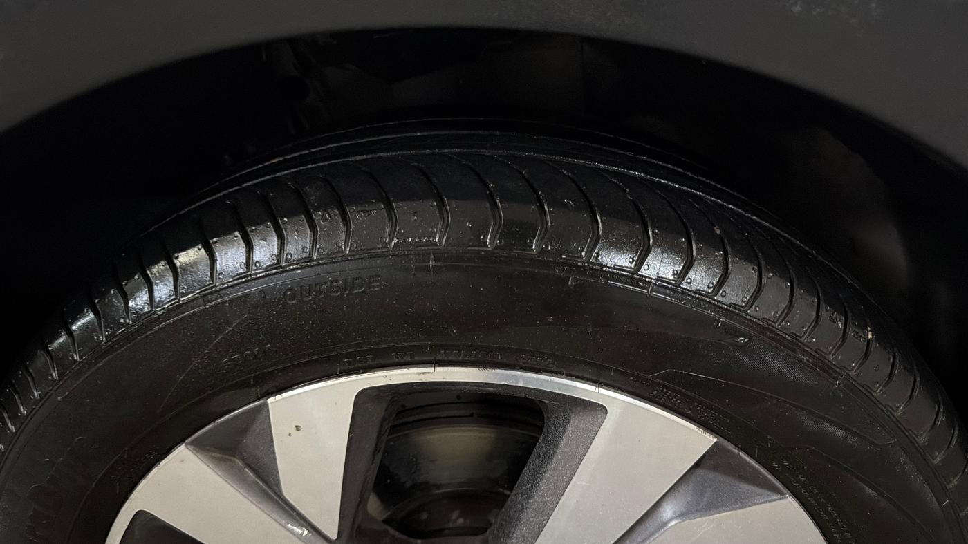 2021 Volkswagen TAIGUN TOPLINE 1.0 TSI AT, Petrol, Automatic, 87,210 km, Right Front Tyre Tread
