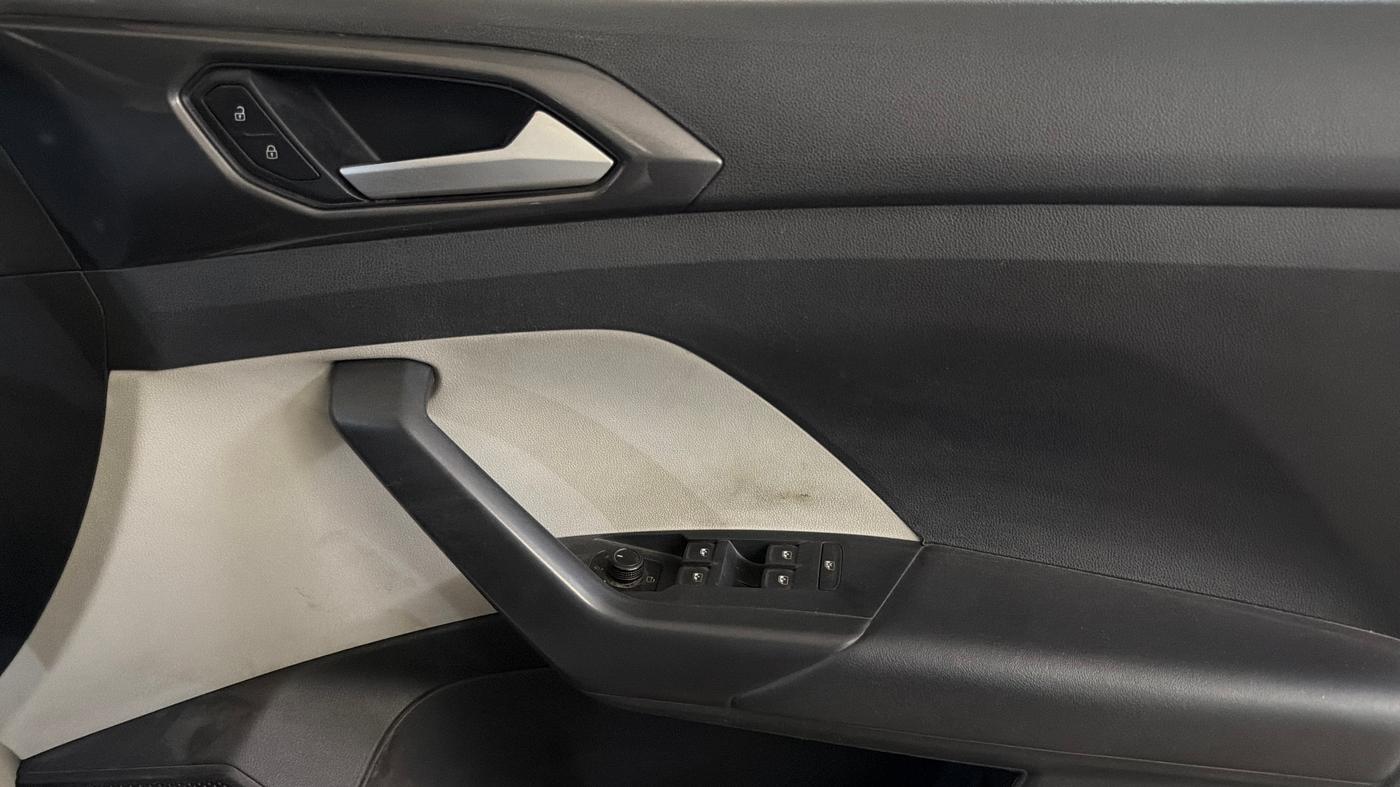 2021 Volkswagen TAIGUN TOPLINE 1.0 TSI AT, Petrol, Automatic, 87,210 km, Driver Side Door Panels Control