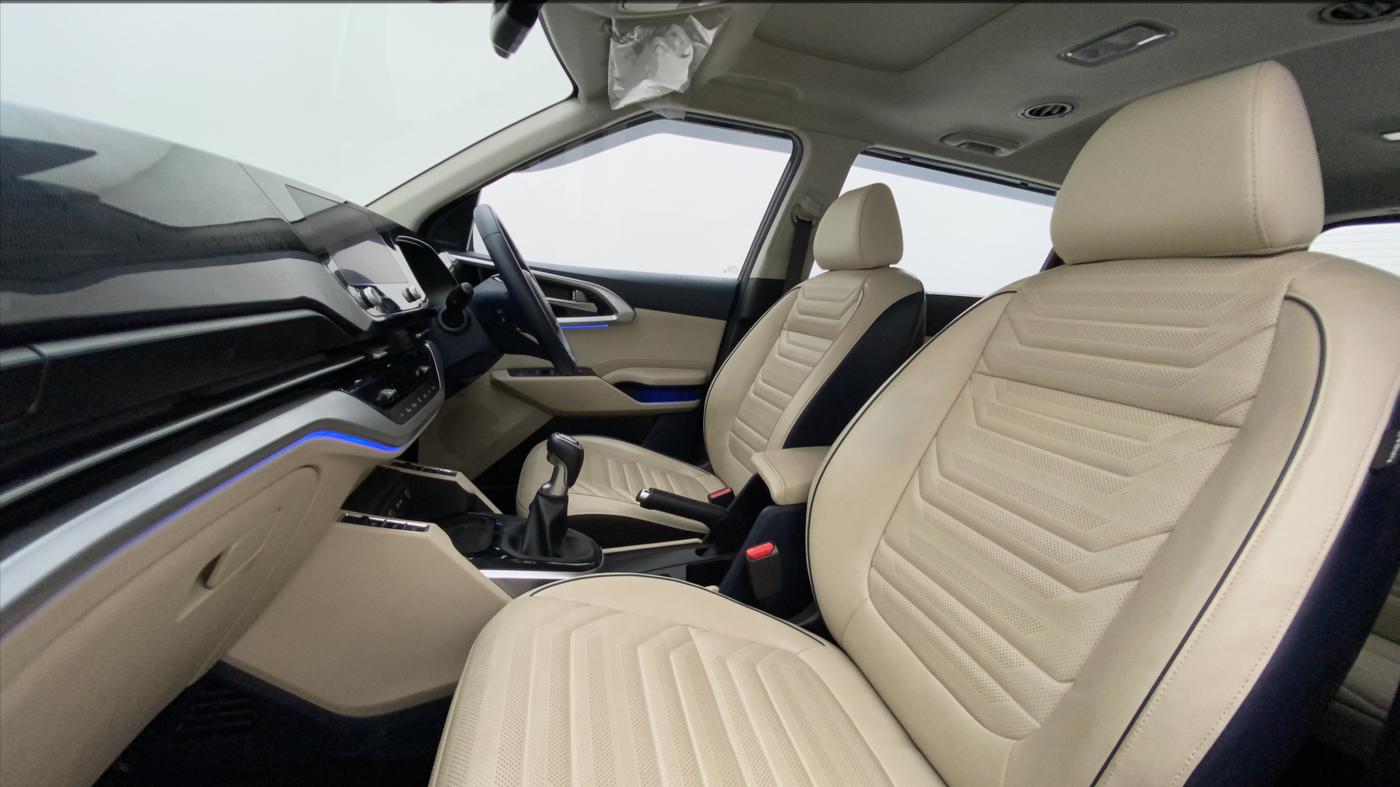 2022 KIA CARENS LUXURY PLUS 1.4 PETROL 6 STR, Petrol, Manual, 12,669 km, Right Side Front Door Cabin