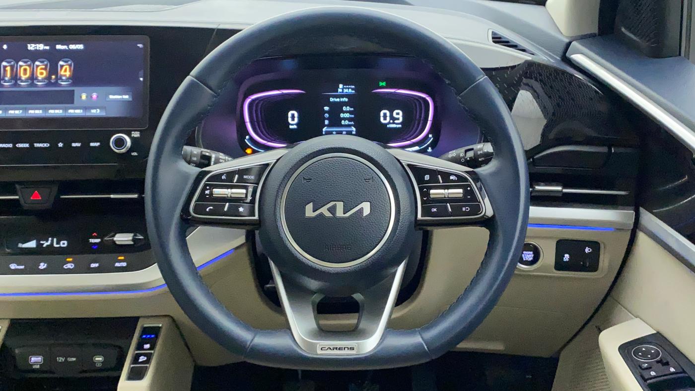 2022 KIA CARENS LUXURY PLUS 1.4 PETROL 6 STR, Petrol, Manual, 12,669 km, Steering Wheel Close Up