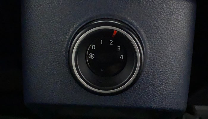 2022 KIA CARENS LUXURY PLUS 1.4 PETROL 6 STR, Petrol, Manual, 12,669 km, Rear AC Temperature Control