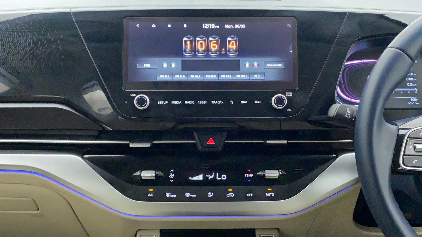2022 KIA CARENS LUXURY PLUS 1.4 PETROL 6 STR, Petrol, Manual, 12,669 km, Air Conditioner