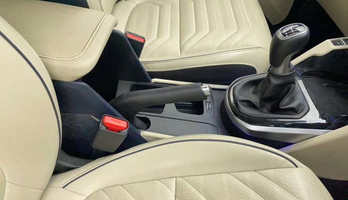 2022 KIA CARENS LUXURY PLUS 1.4 PETROL 6 STR, Petrol, Manual, 12,669 km, Gear Lever