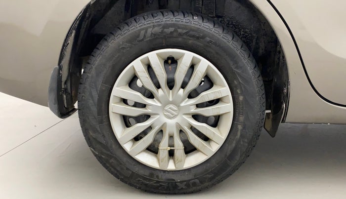 2022 Maruti Dzire VXI CNG, CNG, Manual, 39,661 km, Right Rear Wheel