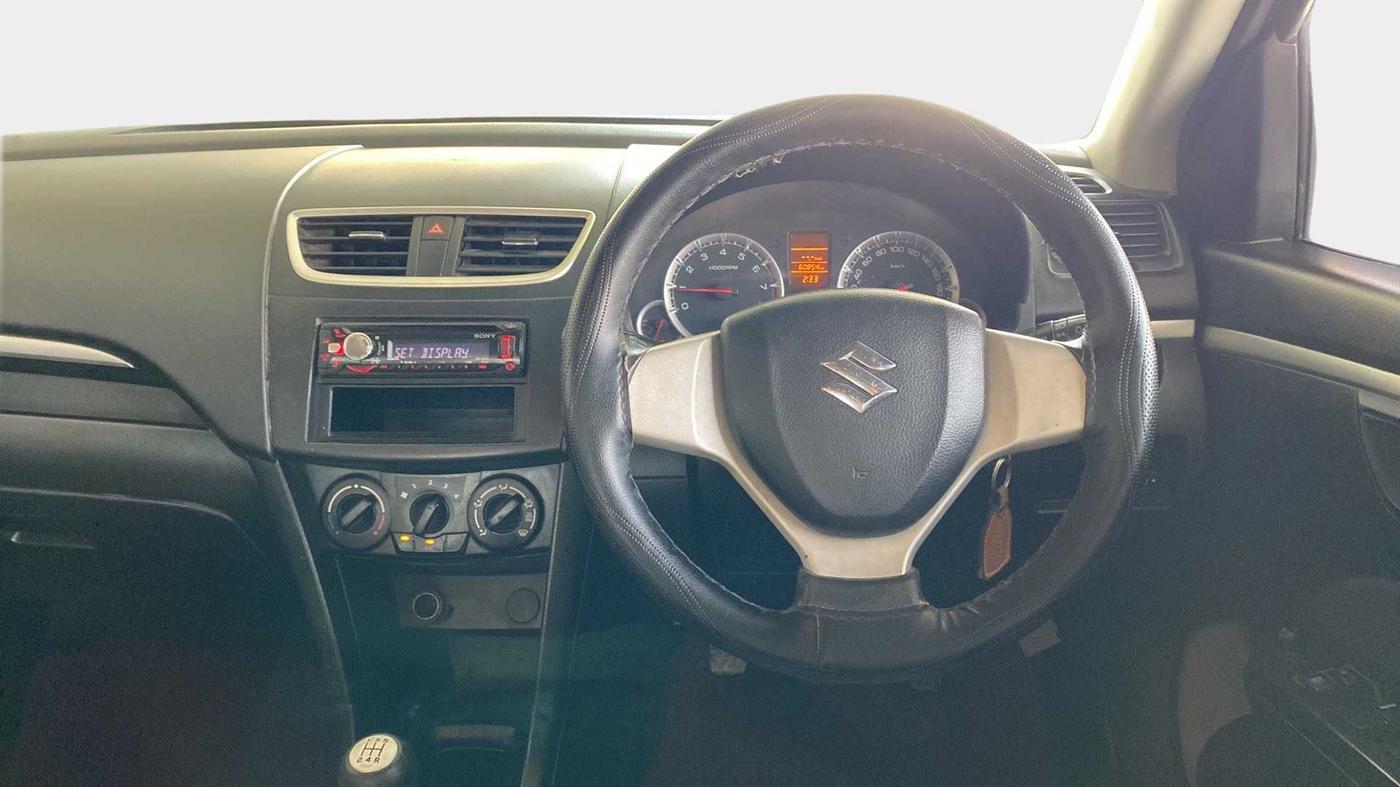 2014 Maruti Swift VXI, Petrol, Manual, 60,862 km, Steering Wheel Close Up