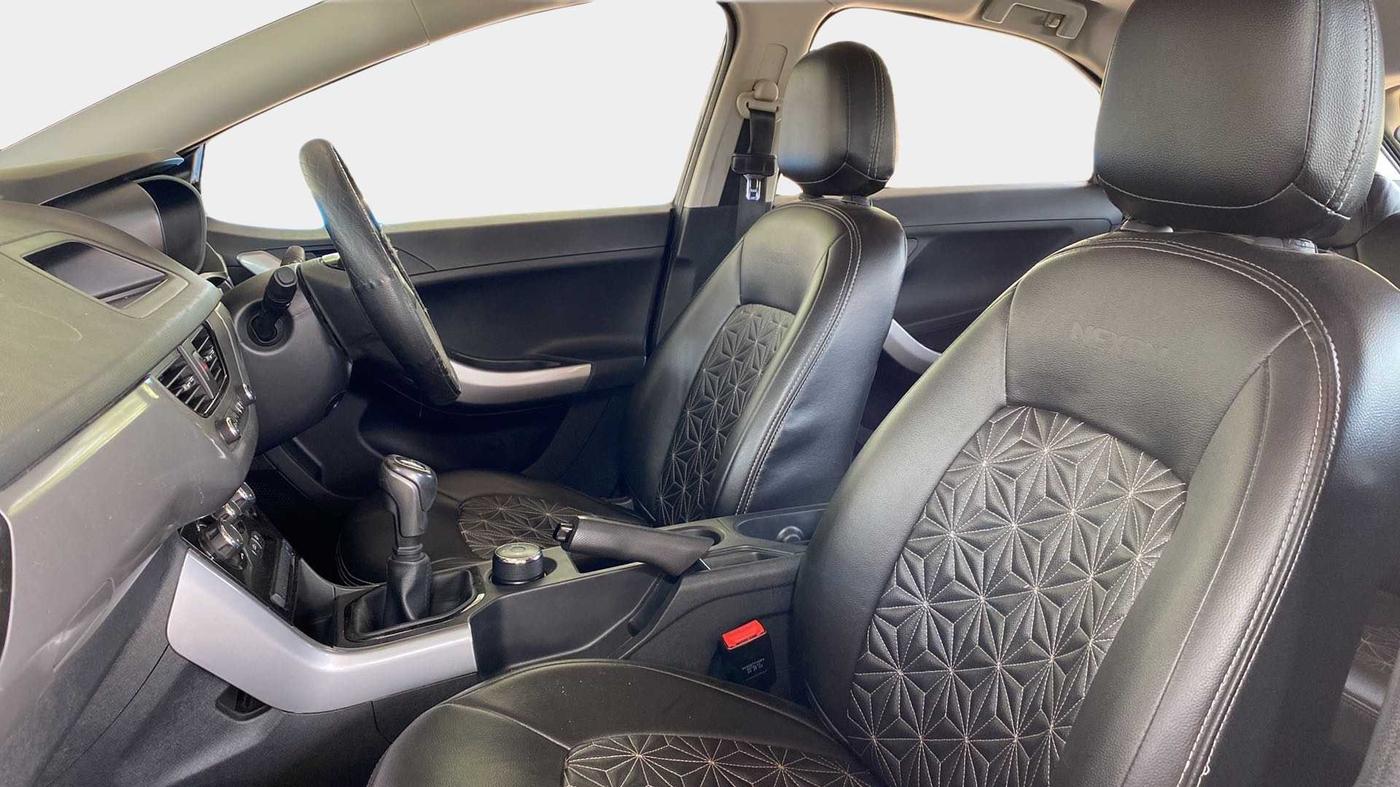 2022 Tata NEXON XM SUNROOF PETROL, Petrol, Manual, 51,710 km, Right Side Front Door Cabin