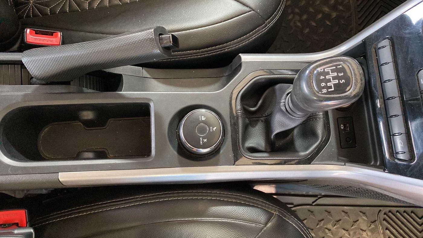 2022 Tata NEXON XM SUNROOF PETROL, Petrol, Manual, 51,710 km, Gear Lever