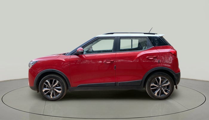 2021 Mahindra XUV300 W8(O) 1.2 PETROL DUAL TONE, Petrol, Manual, 22,527 km, Left Side