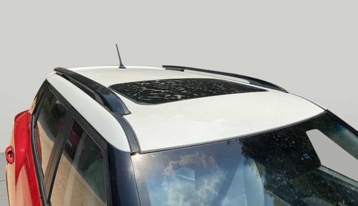 2021 Mahindra XUV300 W8(O) 1.2 PETROL DUAL TONE, Petrol, Manual, 22,527 km, Roof