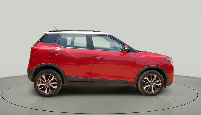 2021 Mahindra XUV300 W8(O) 1.2 PETROL DUAL TONE, Petrol, Manual, 22,527 km, Right Side View