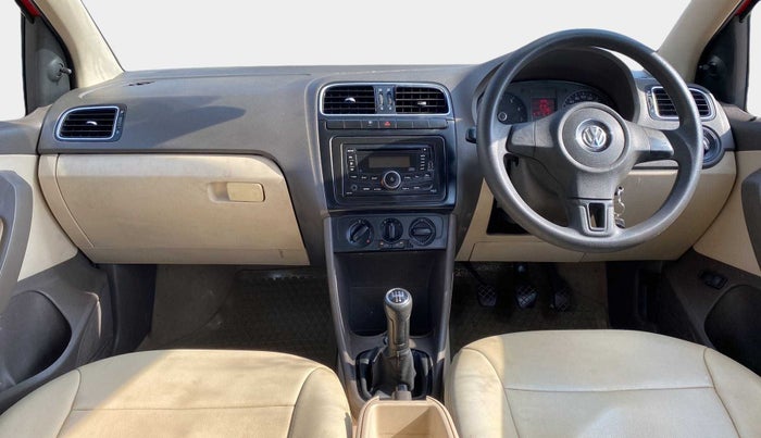 2010 Volkswagen Vento TRENDLINE 1.6, Petrol, Manual, 71,366 km, Dashboard