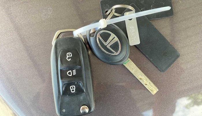 2019 Tata Tiago XZ PETROL, Petrol, Manual, 20,247 km, Key Close Up