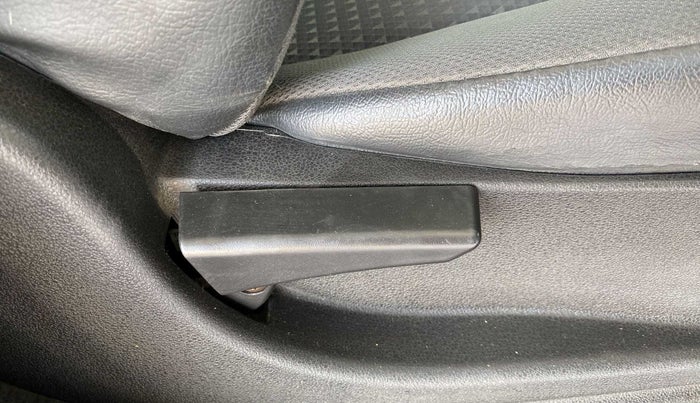 2019 Tata Tiago XZ PETROL, Petrol, Manual, 20,247 km, Driver Side Adjustment Panel