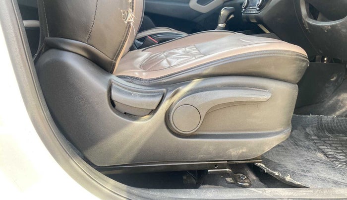 2016 Hyundai Creta SX PLUS AT 1.6 PETROL, Petrol, Automatic, 98,408 km, Driver Side Adjustment Panel