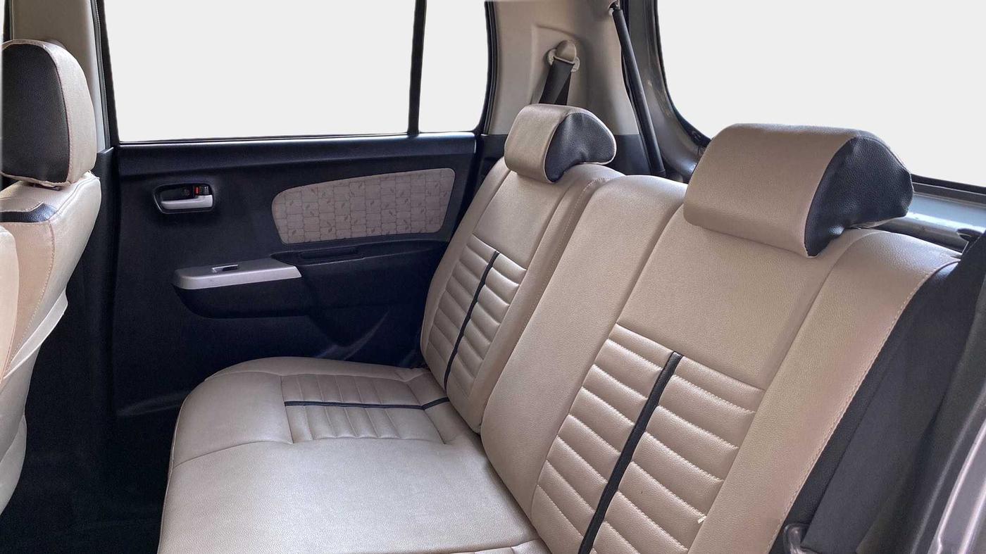 2015 Maruti Wagon R 1.0 VXI, Petrol, Manual, 90,358 km, Right Side Rear Door Cabin