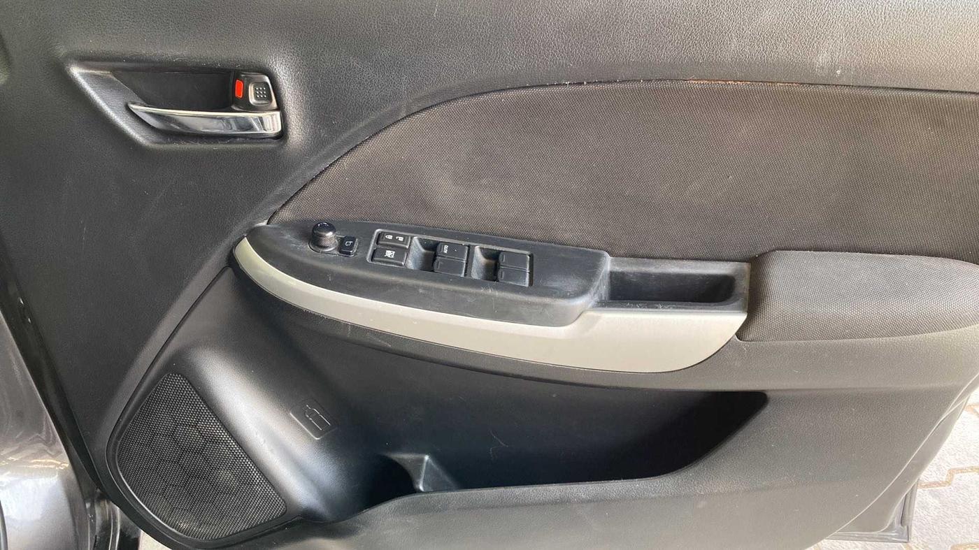 2017 Maruti Baleno ALPHA PETROL 1.2, Petrol, Manual, 75,131 km, Driver Side Door Panels Control