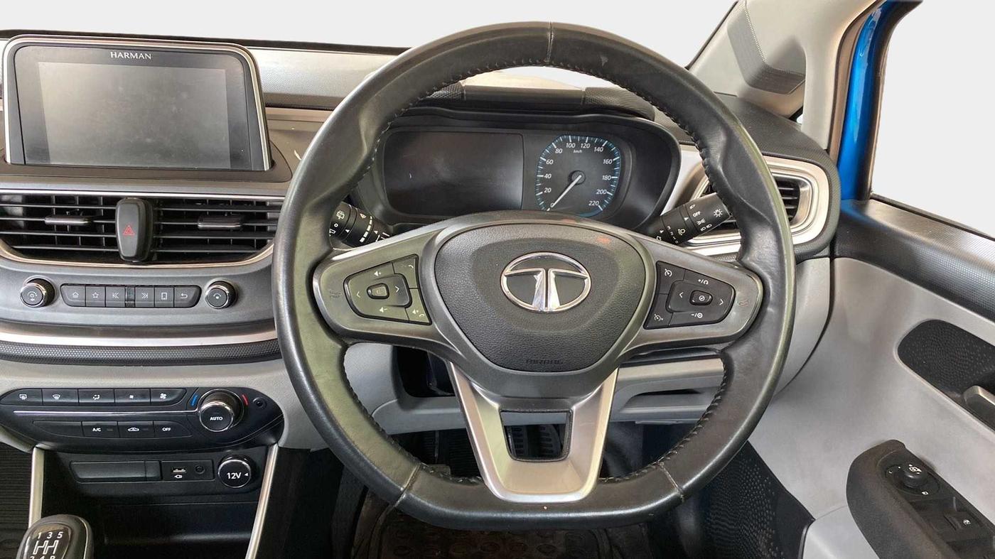 2021 Tata ALTROZ XZ PETROL, Petrol, Manual, 46,752 km, Steering Wheel Close Up