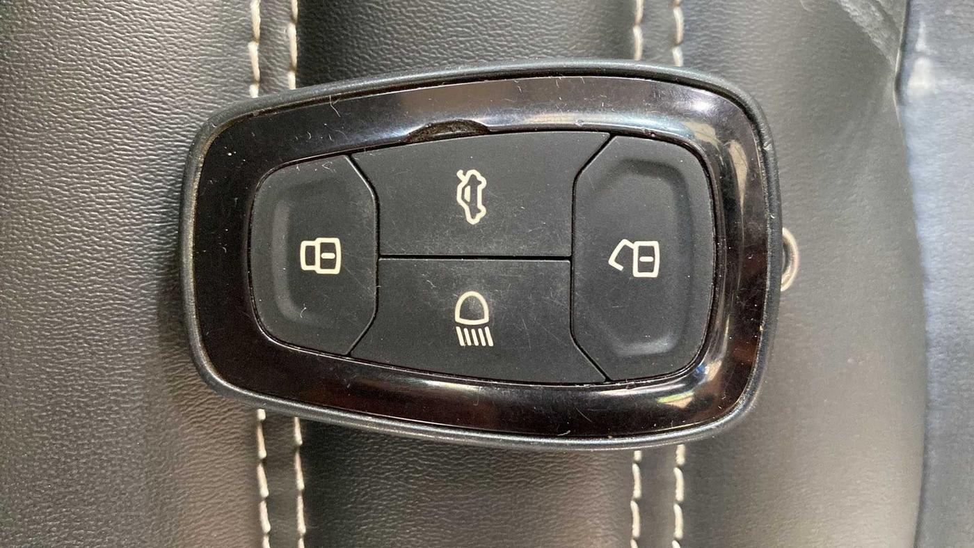 2021 Tata ALTROZ XZ PETROL, Petrol, Manual, 46,752 km, Key Close Up