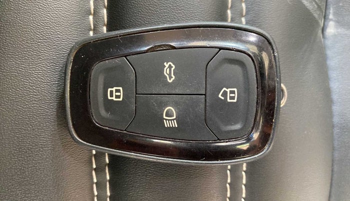 2021 Tata ALTROZ XZ PETROL, Petrol, Manual, 46,752 km, Key Close Up