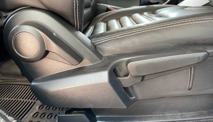 2021 Tata ALTROZ XZ PETROL, Petrol, Manual, 46,752 km, Driver Side Adjustment Panel