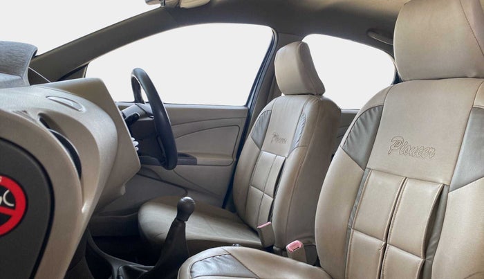 2015 Toyota Etios Liva G, Petrol, Manual, 65,361 km, Right Side Front Door Cabin