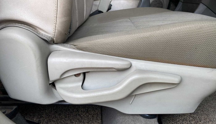 2015 Toyota Etios Liva G, Petrol, Manual, 65,361 km, Driver Side Adjustment Panel