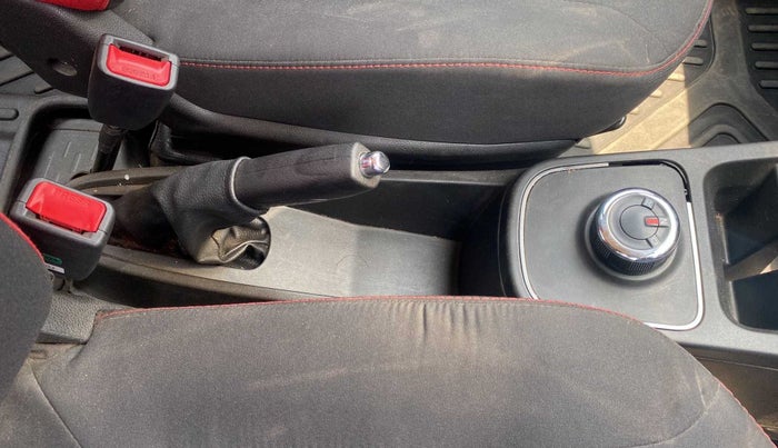 2019 Renault Kwid RXT 1.0 AMT (O), Petrol, Automatic, 17,650 km, Gear Lever