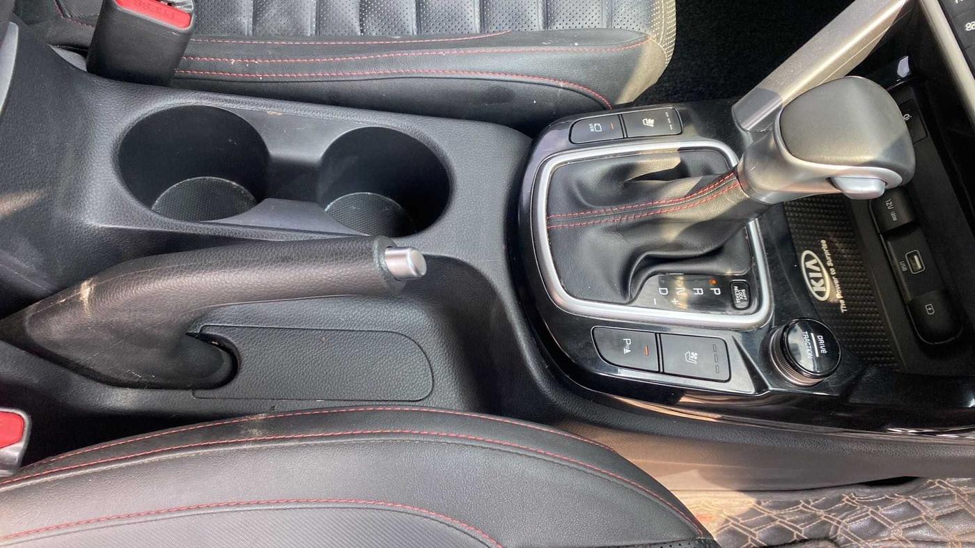 2021 KIA SELTOS GTX PLUS 1.4 PETROL DCT DUAL TONE, Petrol, Automatic, 30,414 km, Gear Lever
