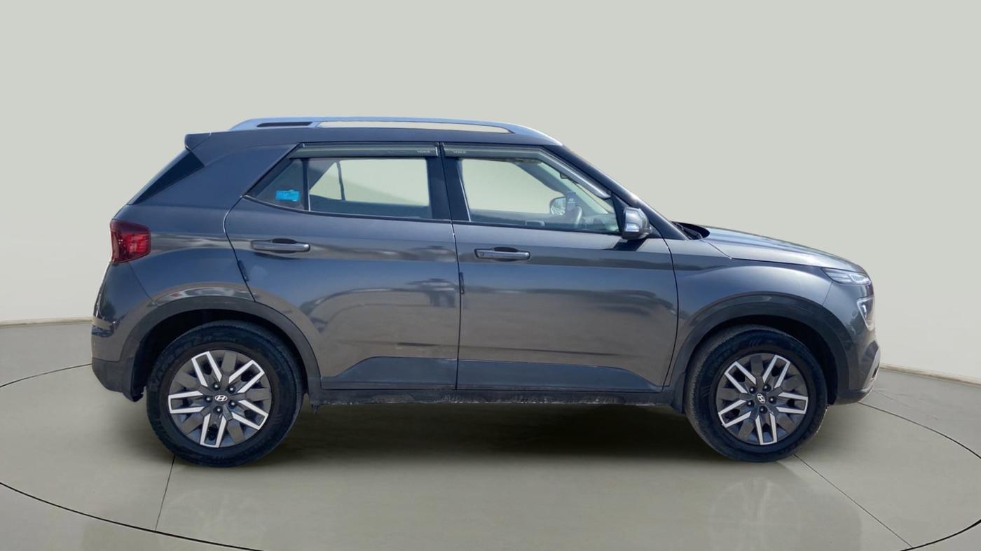 2022 Hyundai VENUE SX 1.5 CRDI, Diesel, Manual, 28,717 km, Right Side View