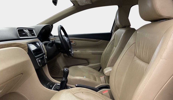 2019 Maruti Ciaz ALPHA 1.5 SHVS PETROL, Petrol, Manual, 34,967 km, Right Side Front Door Cabin